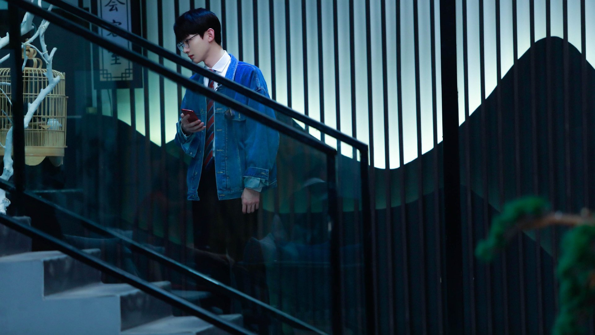 kaiyun.com-仰泳赛场吉尔吉斯斯坦选手步伐稳健，吉尔吉斯斯坦游泳运动员