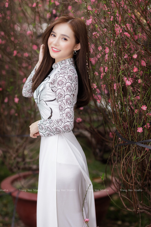 开云体育入口-凯尔特人后卫训练中展示高效变速突破，凯尔特人后卫训练中展示高效变速突破的动作